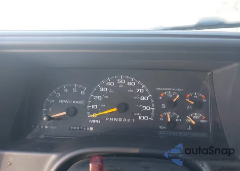 1998 Chevrolet C/K 1500 Silverado Fleetside z USA, uszkodzony, nr VIN 1GCEK19R3WE165270